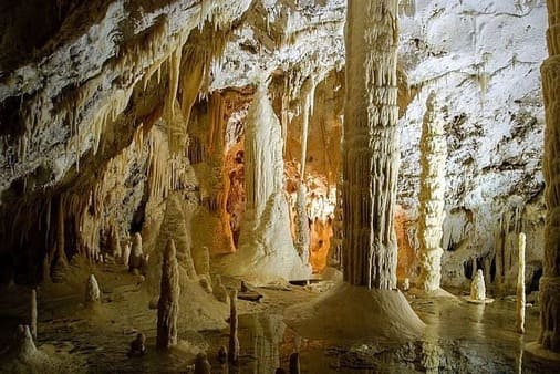 Grotte di frasassi foto